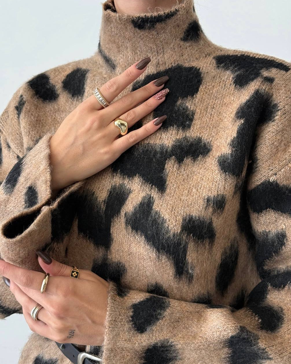 Desenli Boğazlı Triko