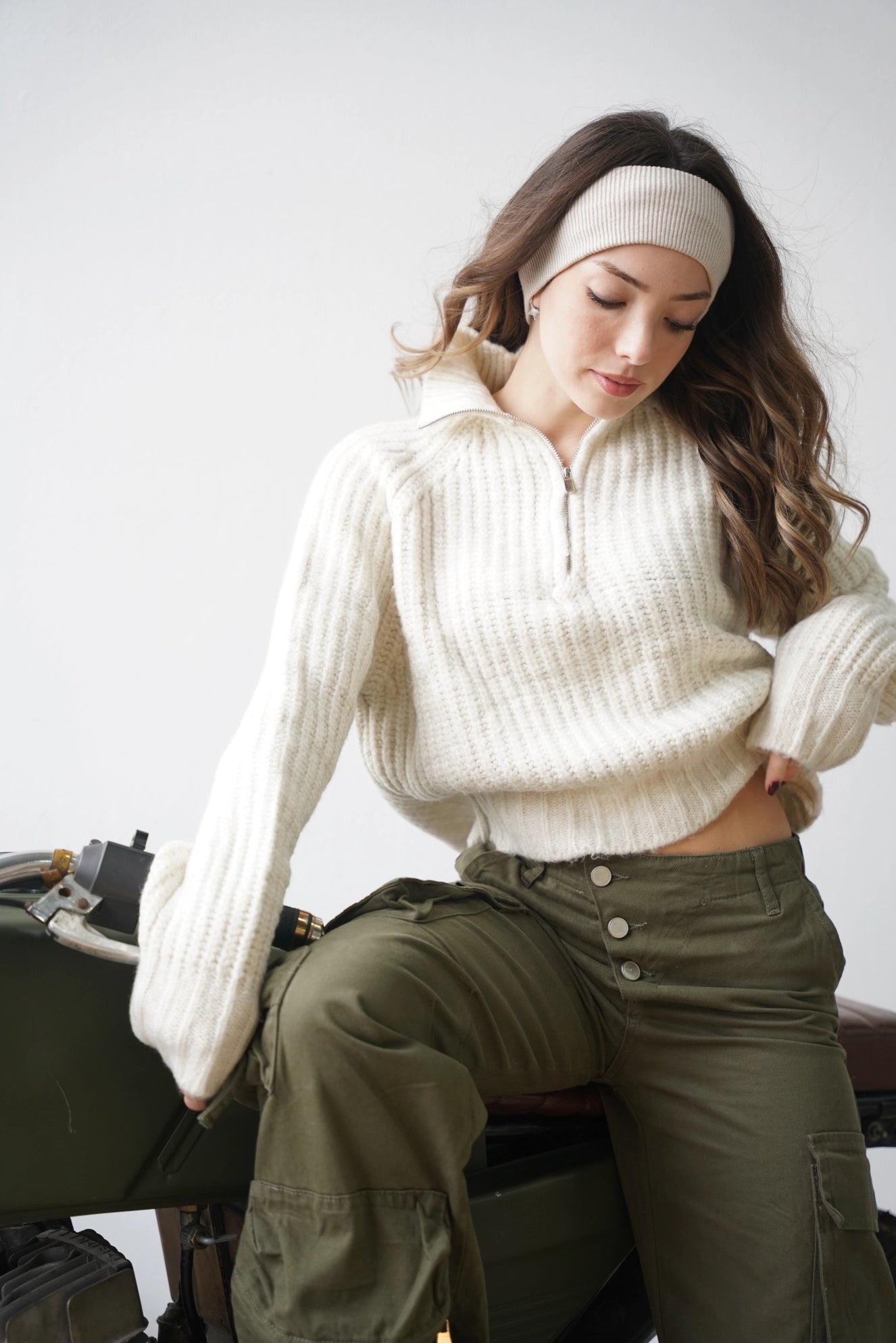 Yarım Fermuarlı Kazak - Beyaz