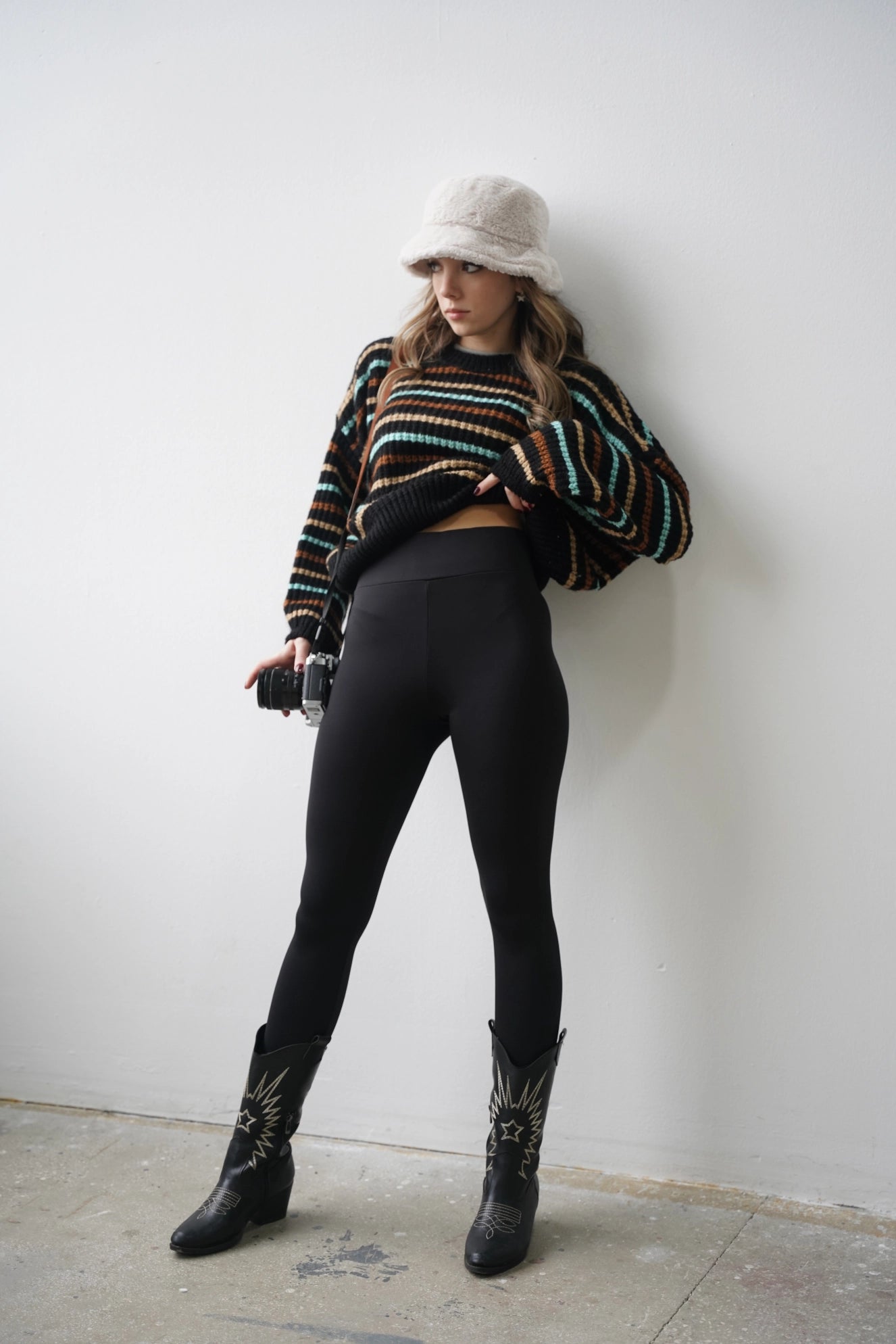 Crop Örme Triko Kazak - Renkli Çizgili Siyah