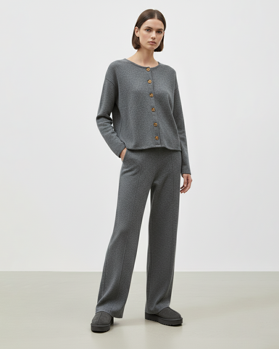 DÜĞMELİ TRİKO TAKIM